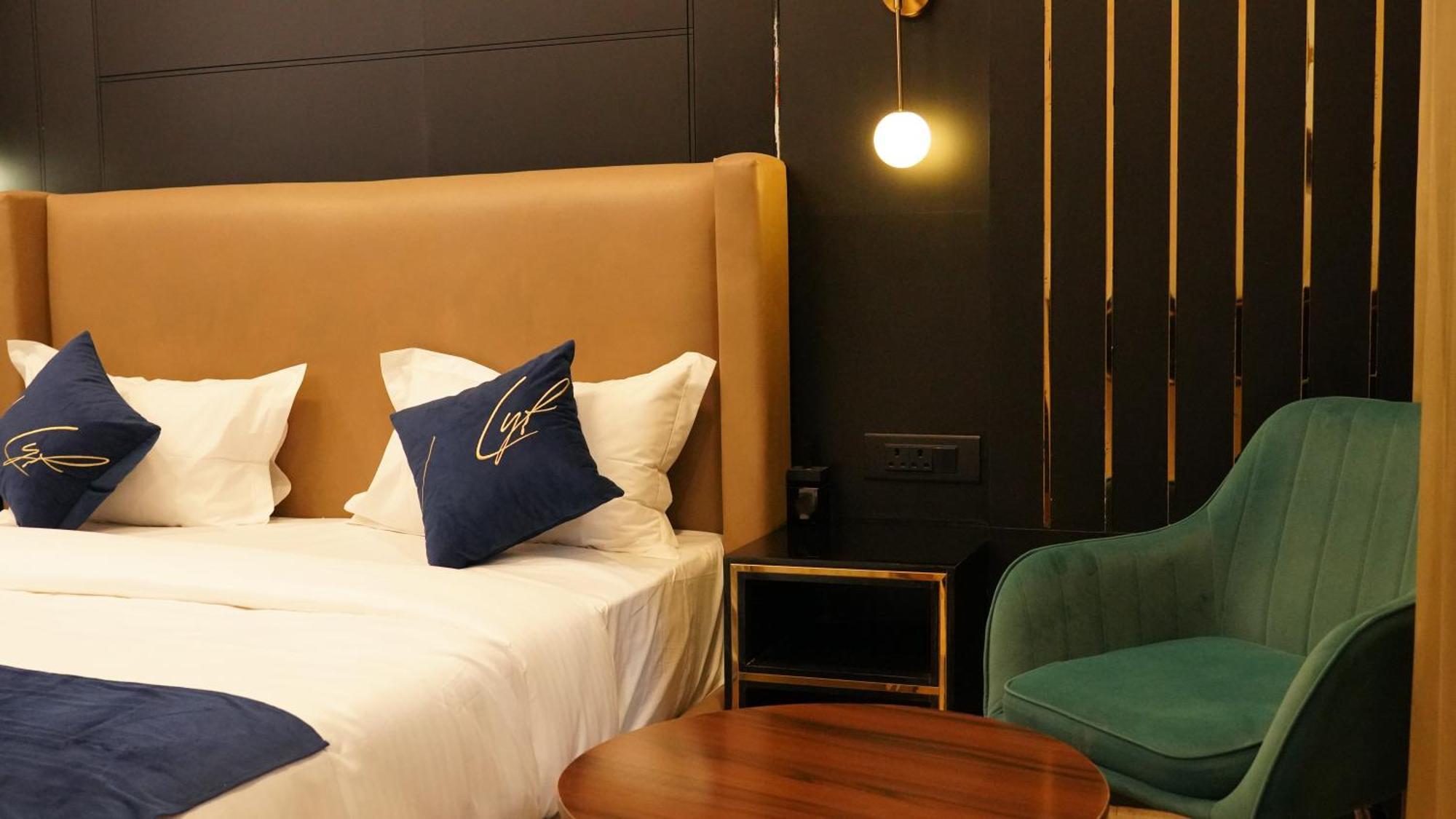 Aquila Grand Suites - Noida Sector 136 Eksteriør bilde