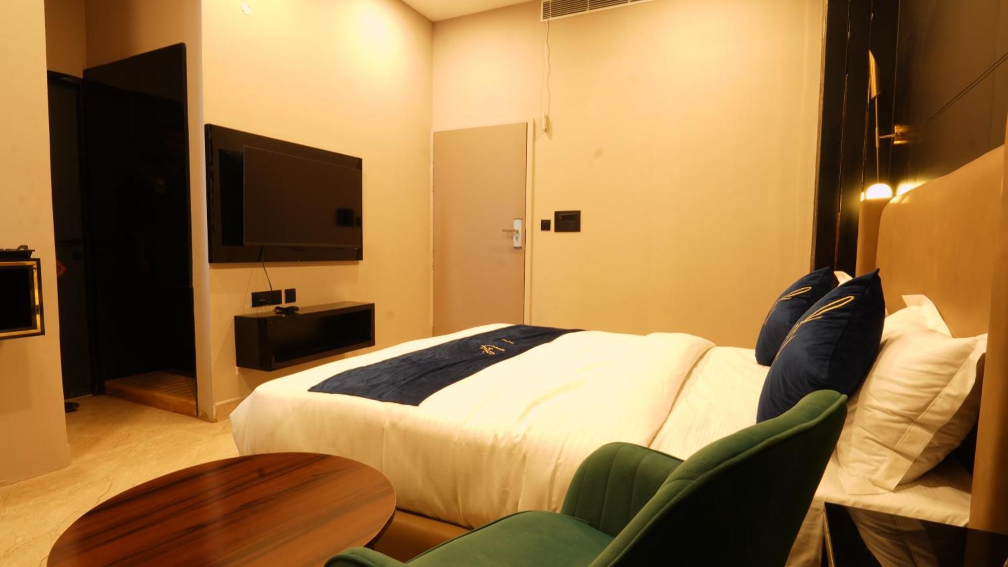 Aquila Grand Suites - Noida Sector 136 Eksteriør bilde