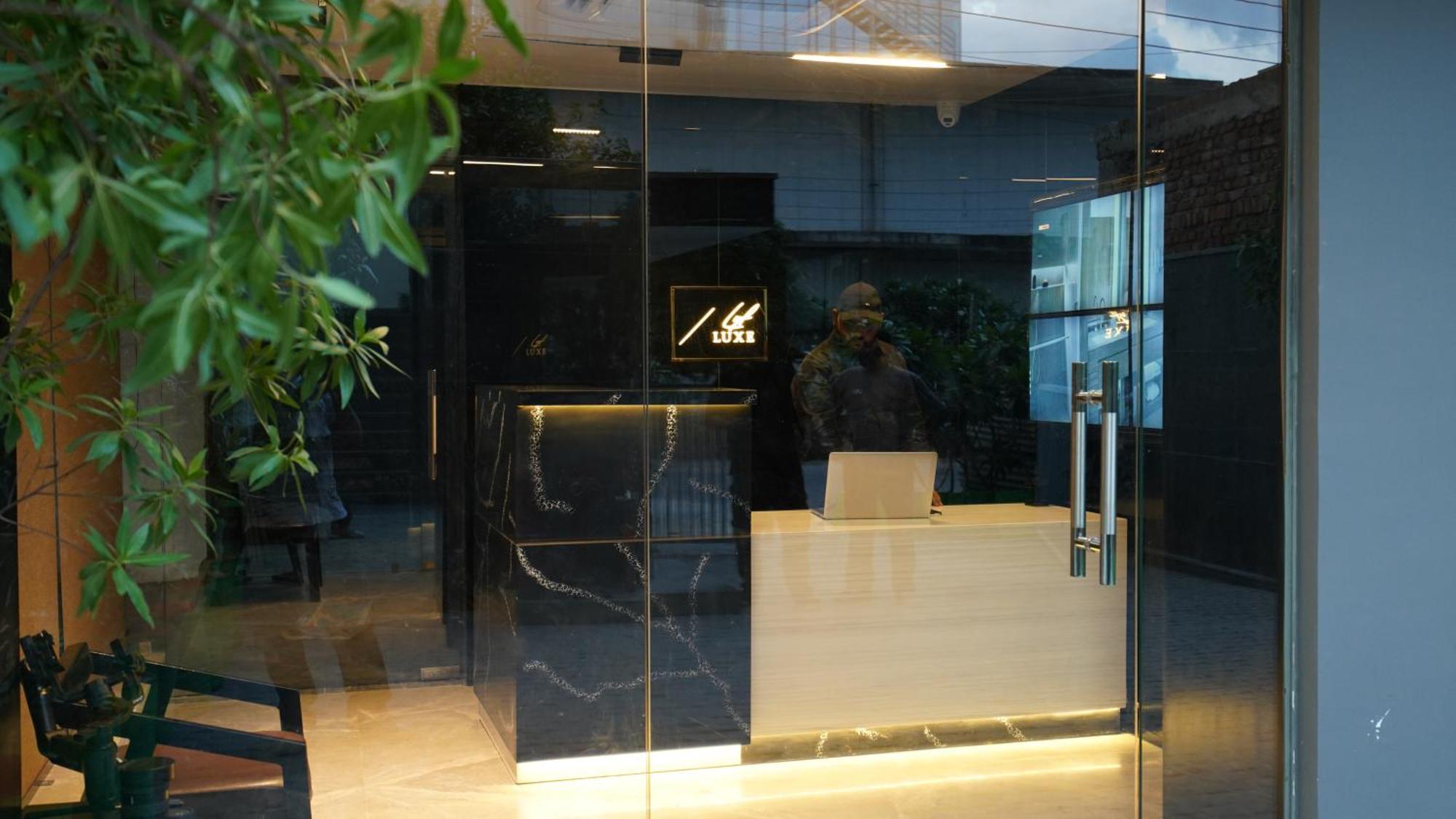 Aquila Grand Suites - Noida Sector 136 Eksteriør bilde