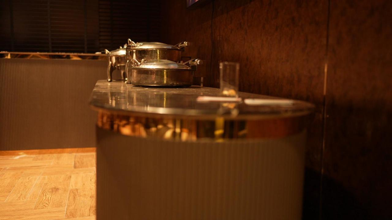 Aquila Grand Suites - Noida Sector 136 Eksteriør bilde